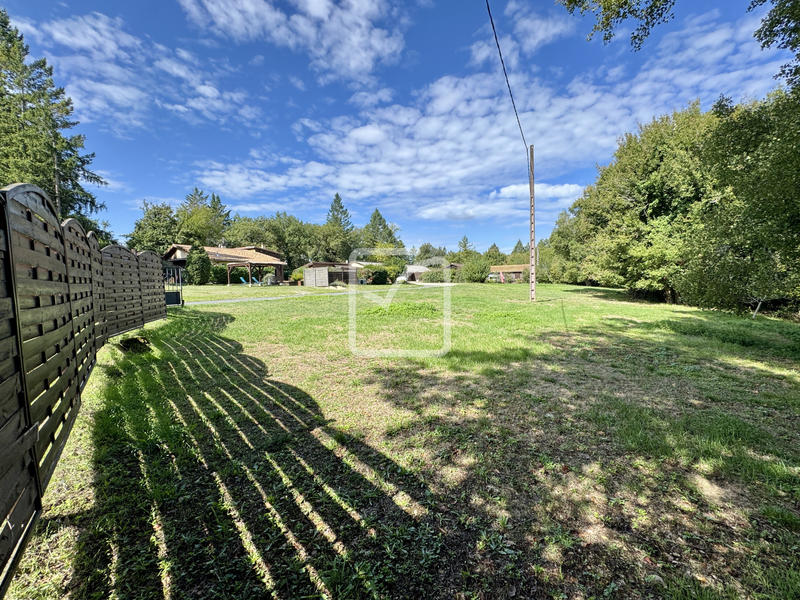 Maison - 230 m² - 12 pièces