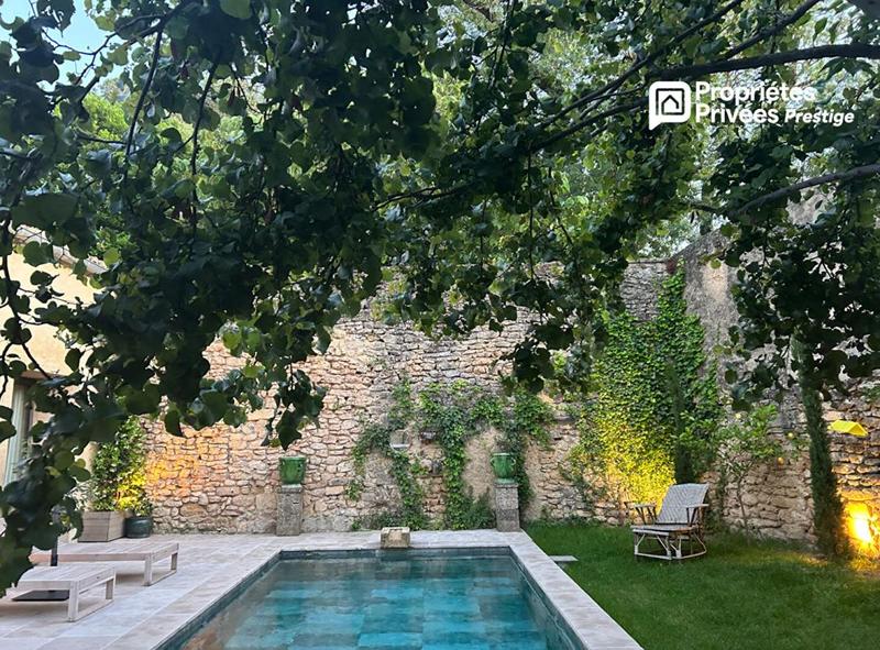 Demeure - 330 m² - 11 pièces