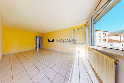 Appartement - 79 m² - 4 pièces