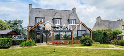 Maison - 283 m² - 13 pièces