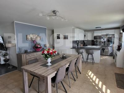 Maison traditionnelle - 130 m² - 7 pièces