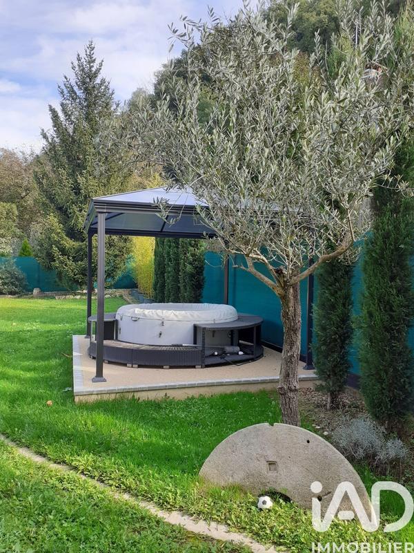 Maison de village - 240 m² - 14 pièces