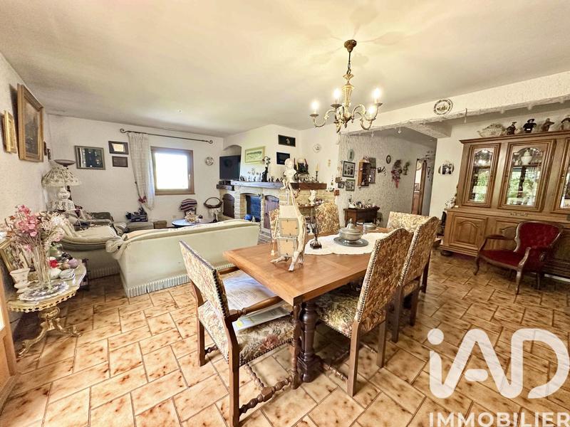 Maison - 230 m² - 9 pièces