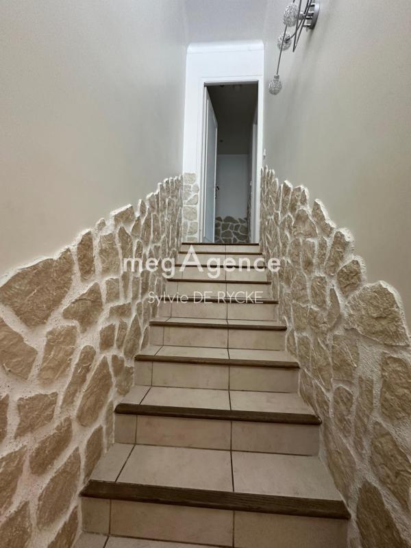 Maison - 162 m² - 8 pièces