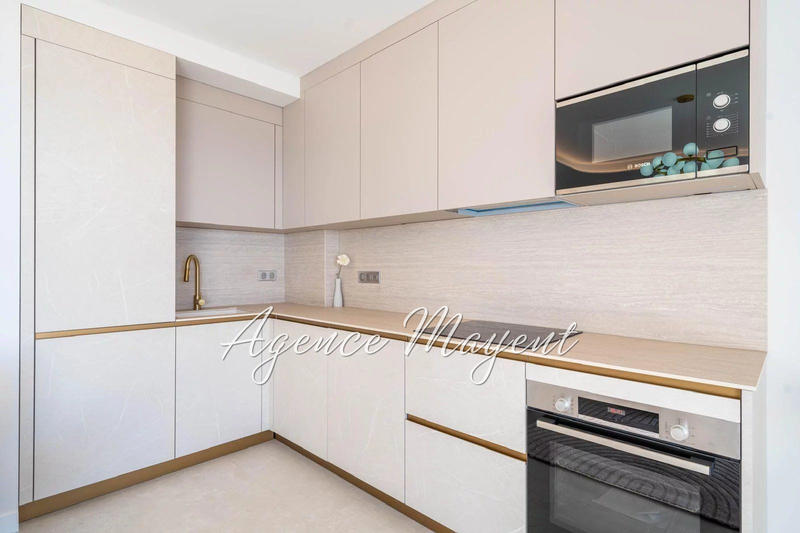 Appartement - 85 m² - 4 pièces