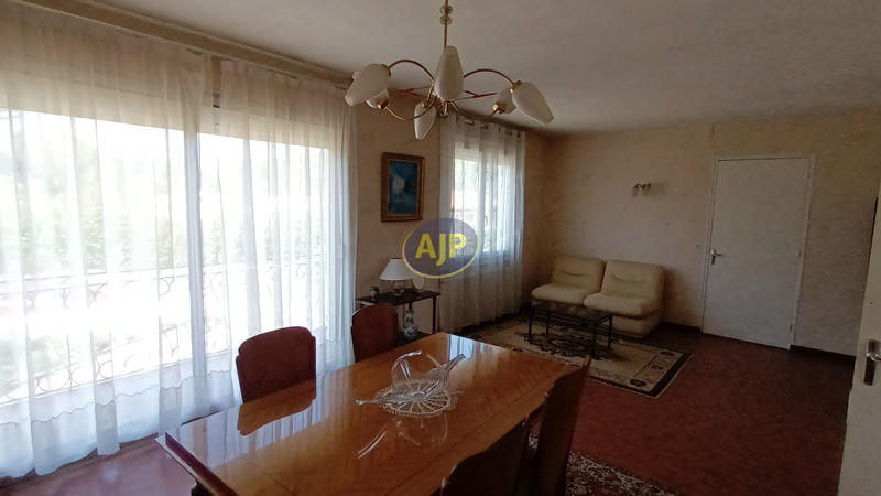 Maison - 217 m² - 7 pièces