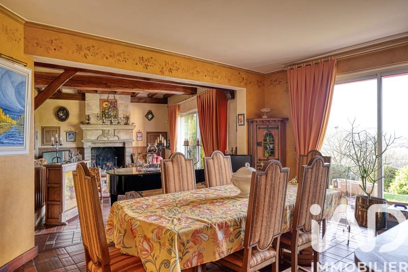 Maison - 220 m² - 9 pièces