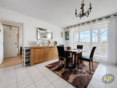 Appartement - 84 m² - 4 pièces