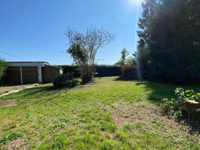 Terrain constructible - 1 128 m²
