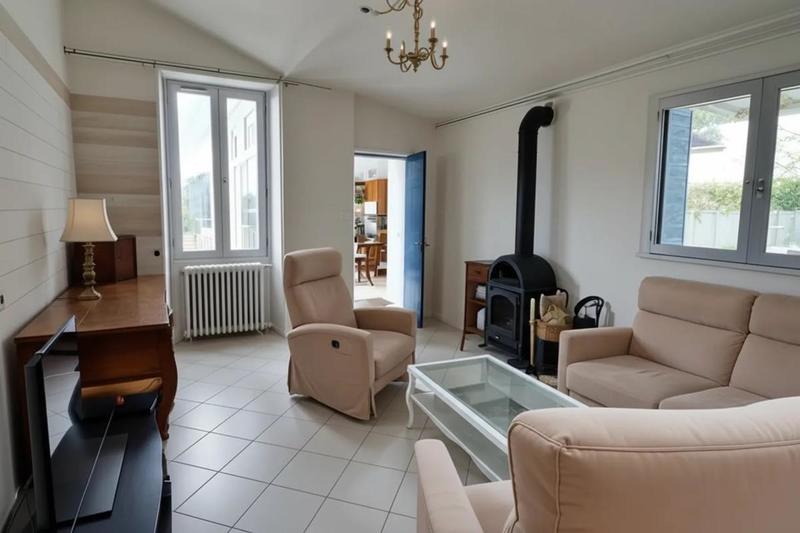 Maison - 200 m² - 8 pièces