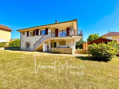 Maison - 216 m² - 9 pièces