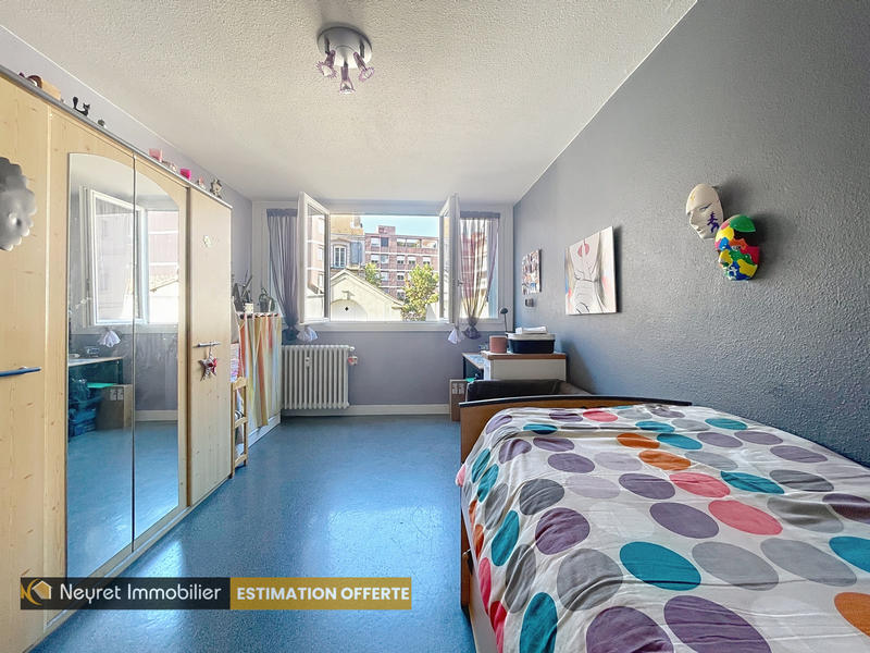 Appartement - 125 m² - 6 pièces