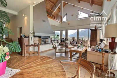 Villa - 363 m² - 6 pièces