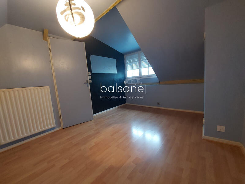 Maison - 114 m² - 8 pièces