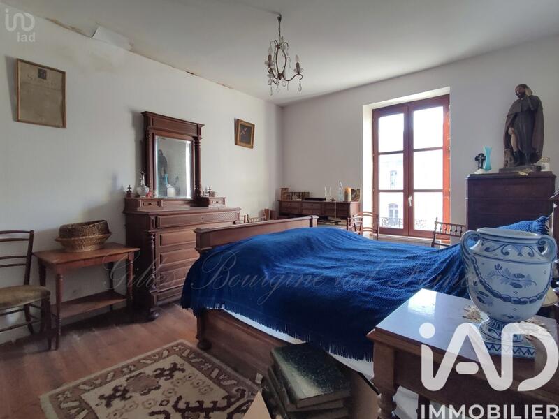 Maison - 200 m² - 9 pièces