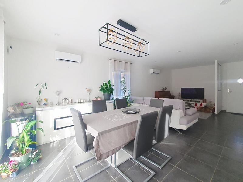 Maison - 98 m² - 4 pièces