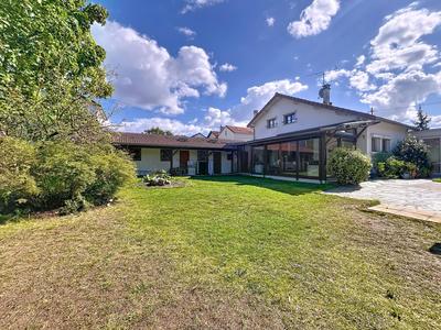 Maison - 183 m² - 6 pièces