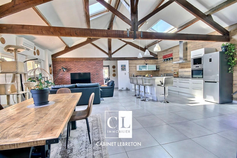 Loft - 174 m² - 4 pièces