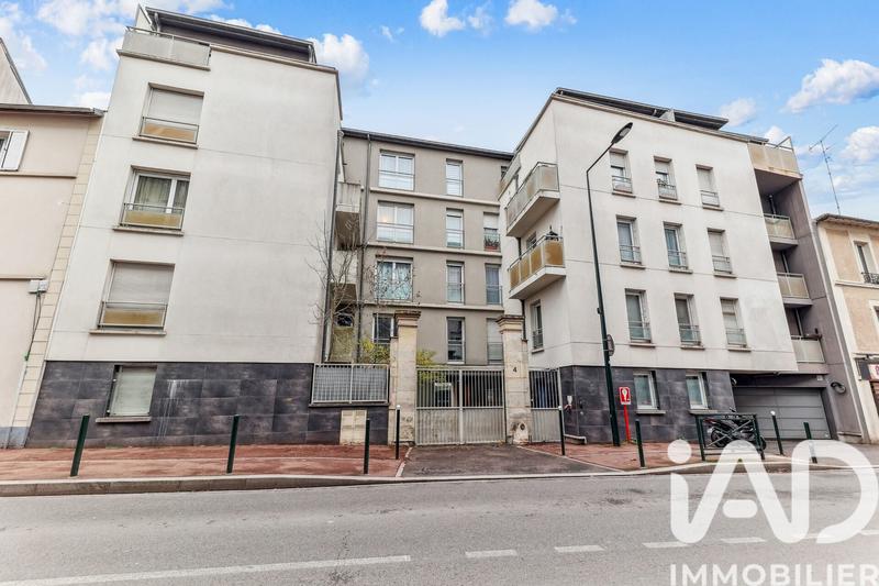 Appartement - 90 m² - 4 pièces