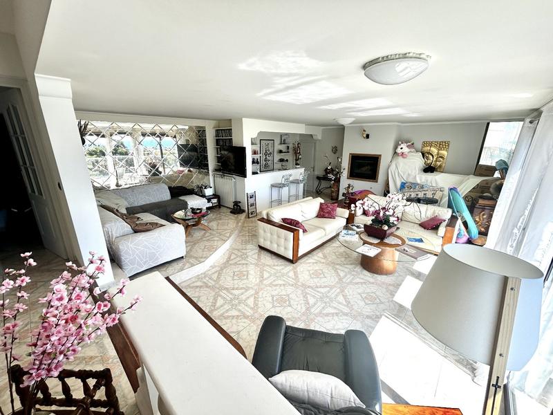 Maison - 185 m² - 5 pièces