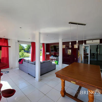 Maison - 206 m² - 8 pièces