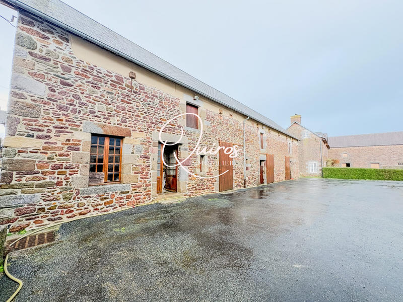 Maison - 230 m² - 7 pièces