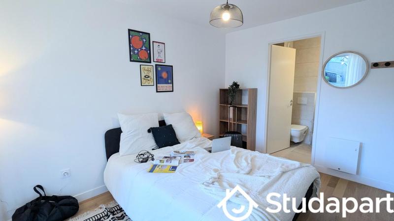 Chambre - 11 m² - 1 pièce