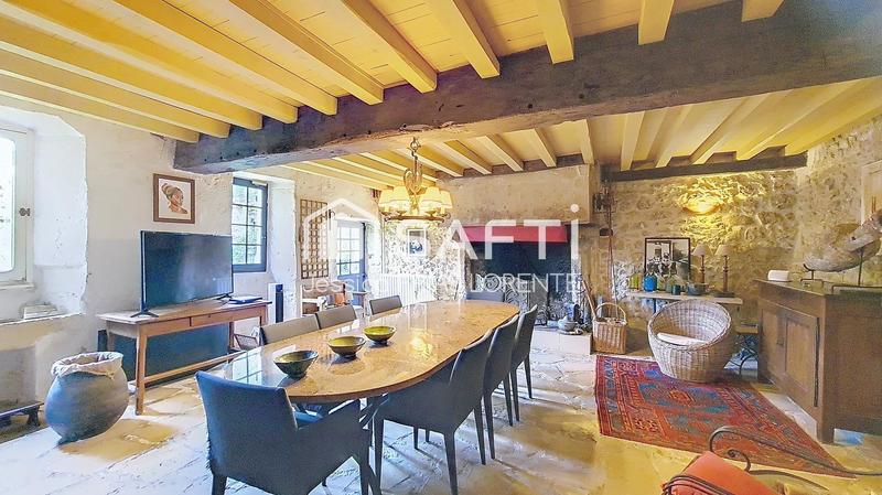 Maison - 334 m² - 10 pièces