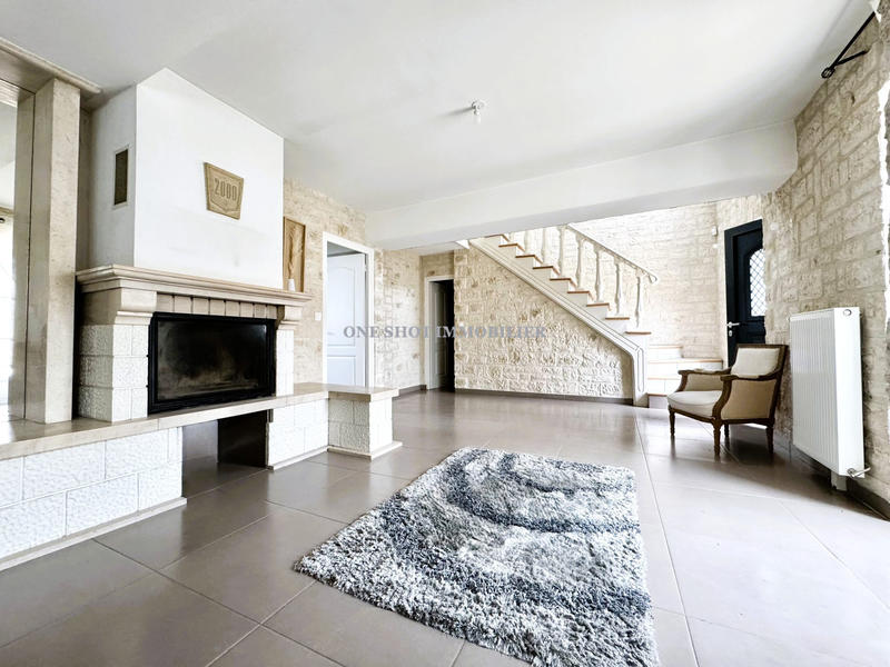 Maison - 250 m² - 7 pièces