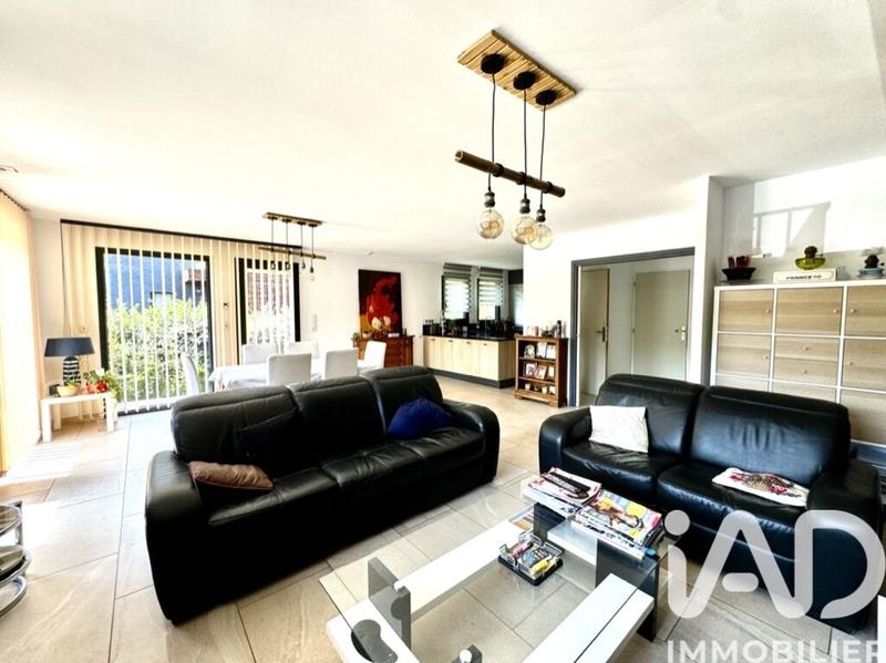 Maison - 152 m² - 5 pièces