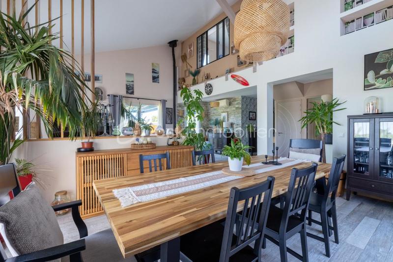 Maison - 181 m² - 7 pièces