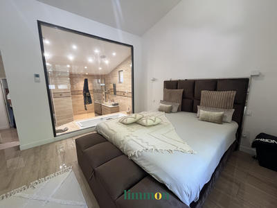 Maison - 180 m² - 5 pièces