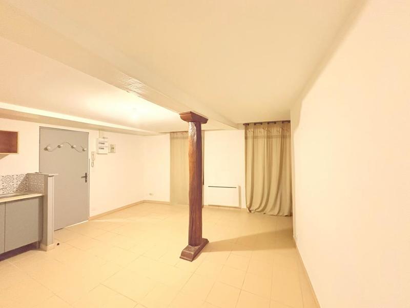 Studio - 25 m² - 1 pièce