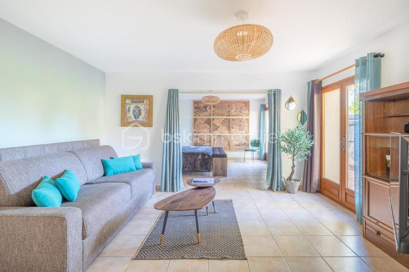 Mas - 284 m² - 6 pièces