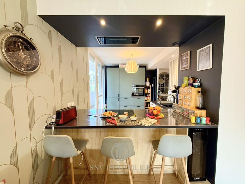 Appartement - 93 m² - 5 pièces