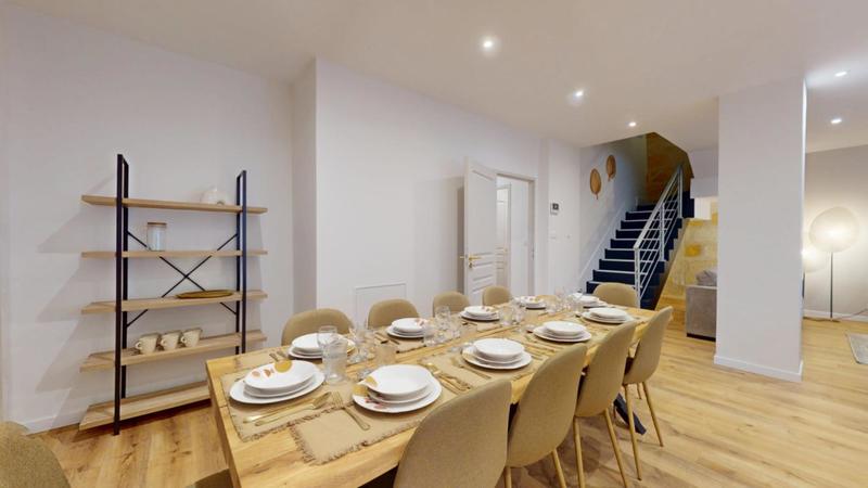 Maison bordelaise - 241 m² - 11 pièces