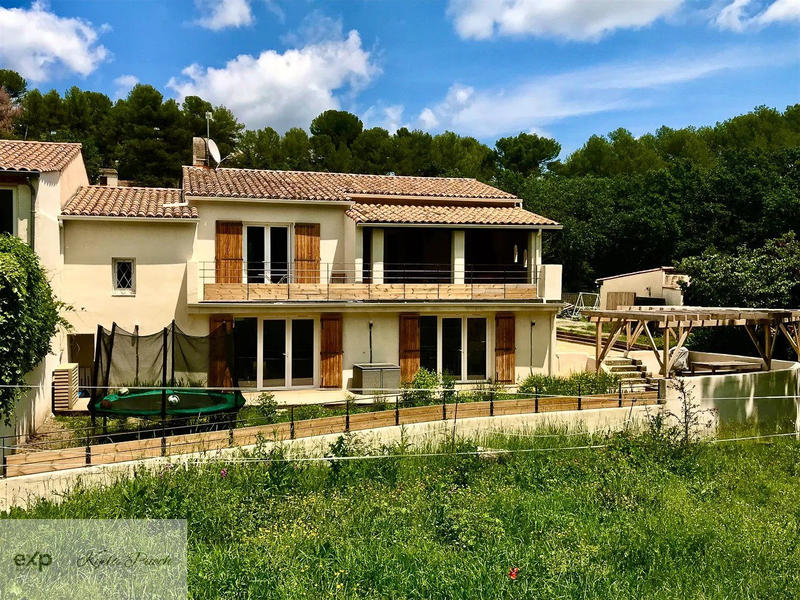 Maison - 191 m² - 7 pièces