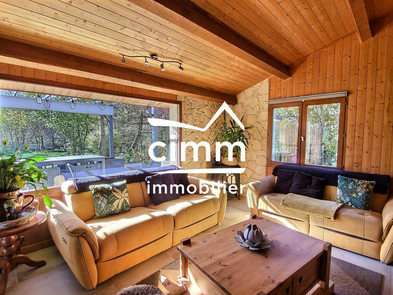 Maison - 215 m² - 7 pièces