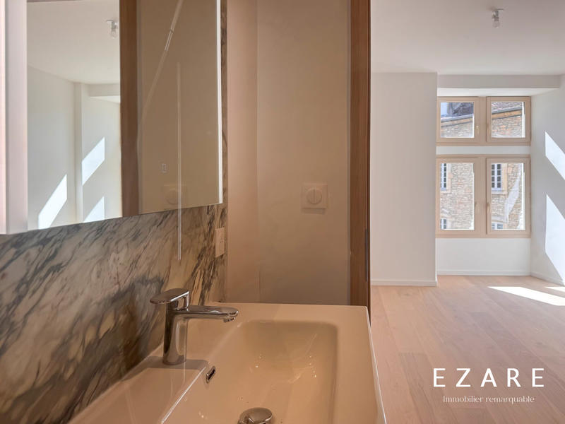 Appartement - 158 m² - 6 pièces