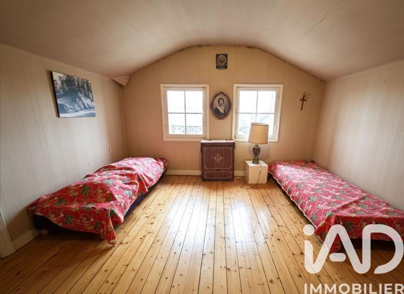 Maison - 182 m² - 9 pièces