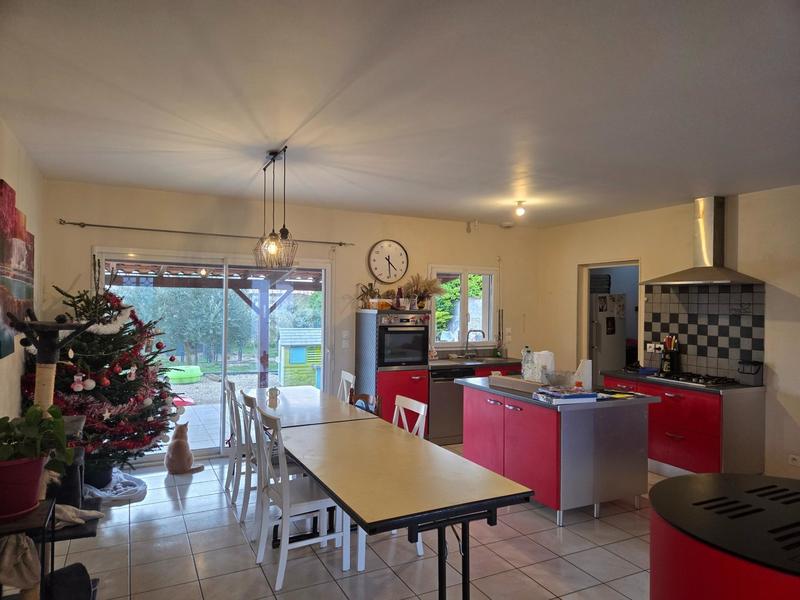 Maison - 97 m² - 5 pièces