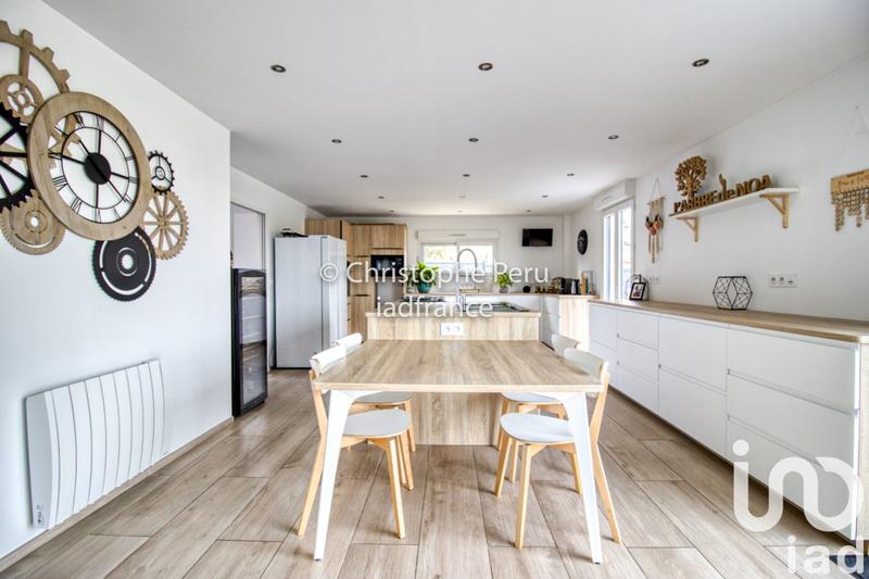 Maison - 244 m² - 7 pièces