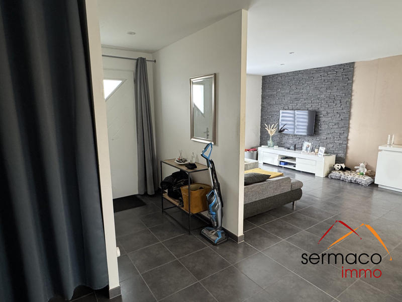 Maison - 99 m² - 5 pièces