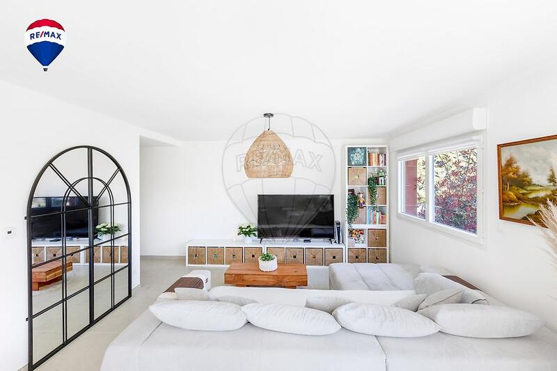 Appartement - 99 m² - 5 pièces