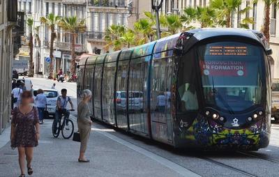 Fonds de commerce - Magasins - 215 m²