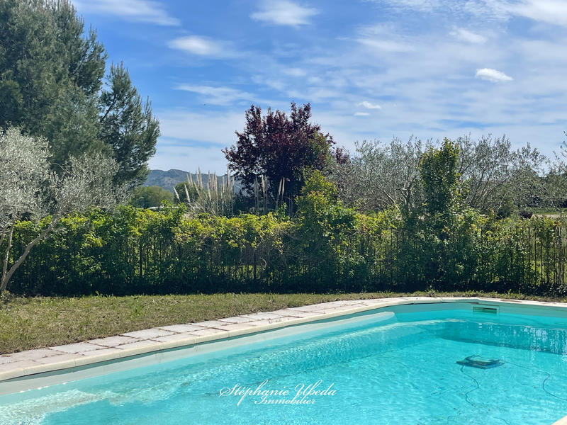 Mas - 250 m² - 7 pièces