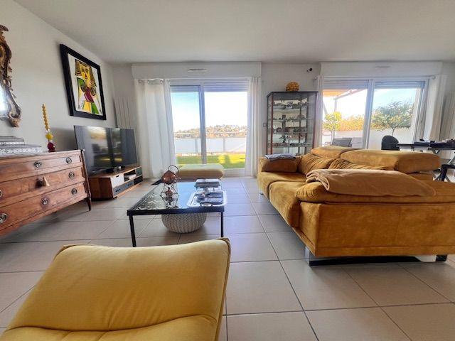 Appartement - 90 m² - 3 pièces