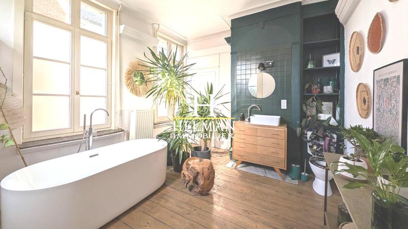 Maison - 226 m² - 7 pièces