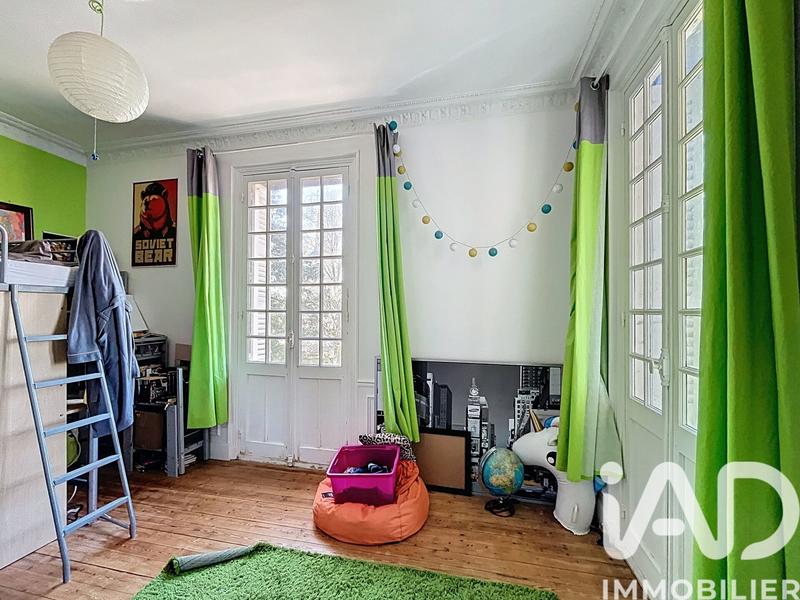 Maison - 453 m² - 12 pièces