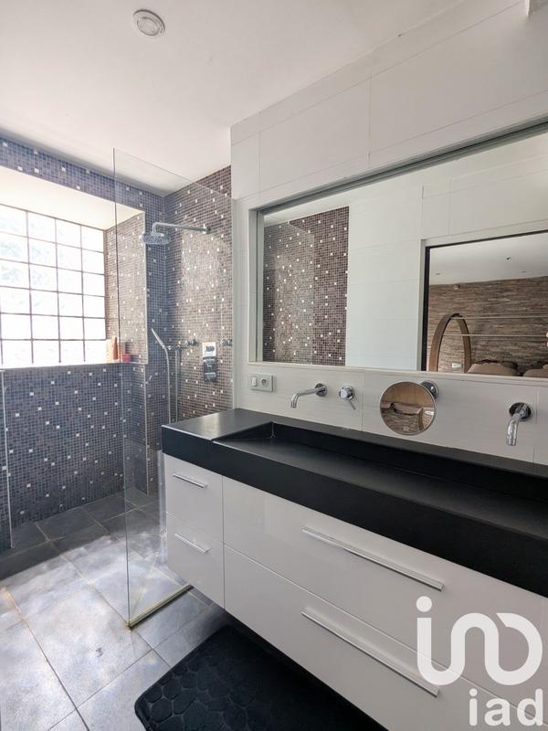 Maison - 181 m² - 5 pièces